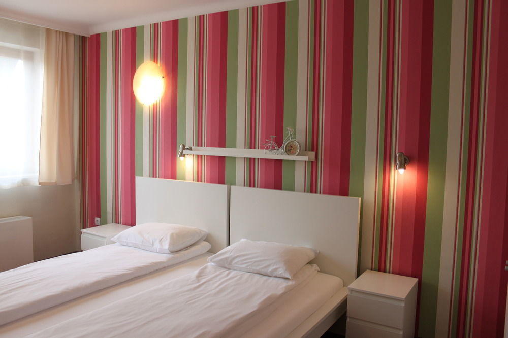 Light Hotel 3*